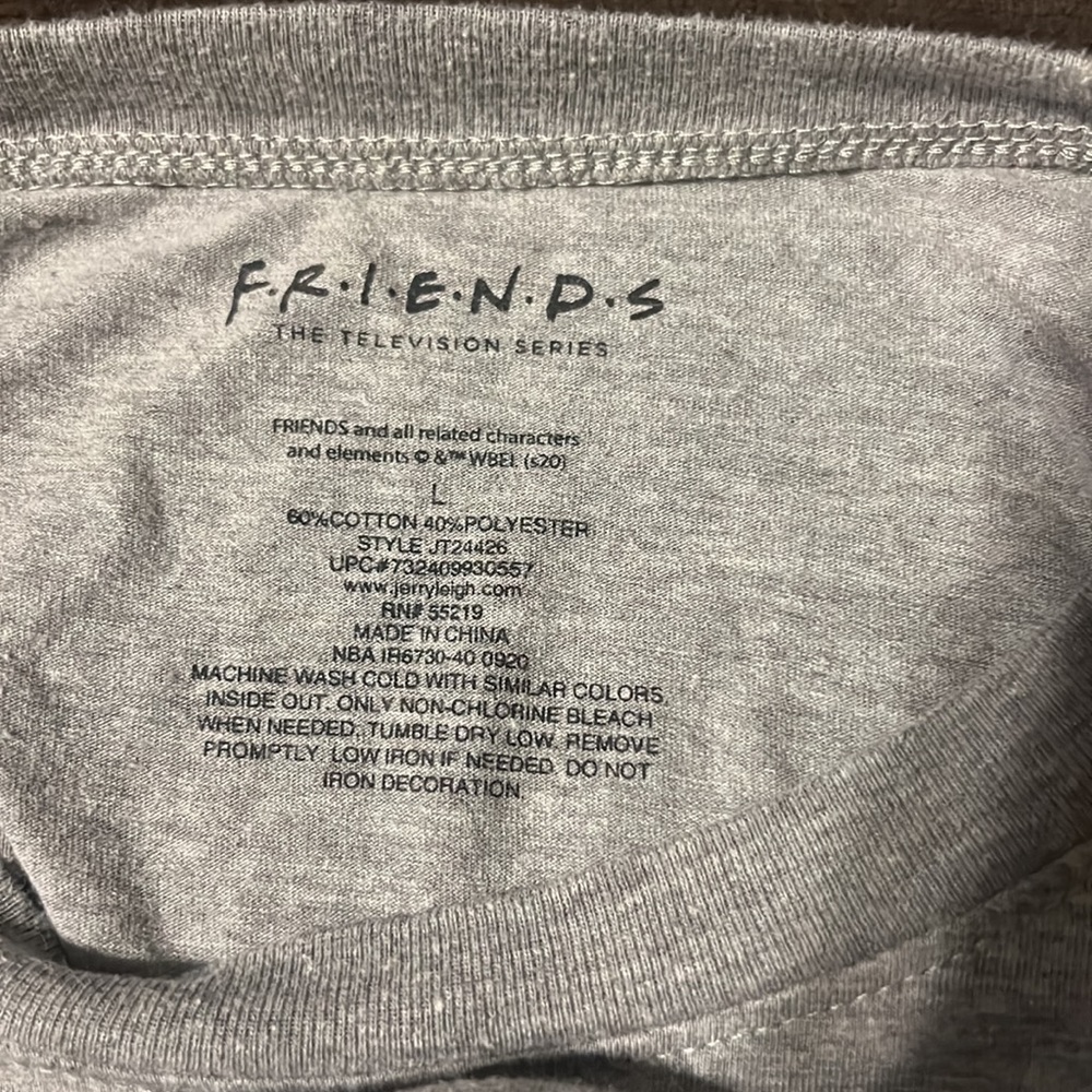 Friends cropped long sleeve shirt, L - Picture 2 of 2